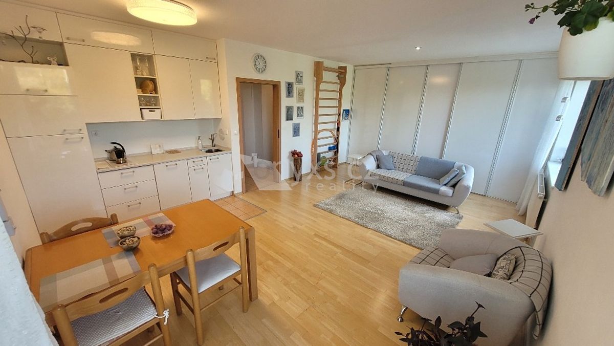 Prodej bytu 2+kk 64 m² – fotografie 2