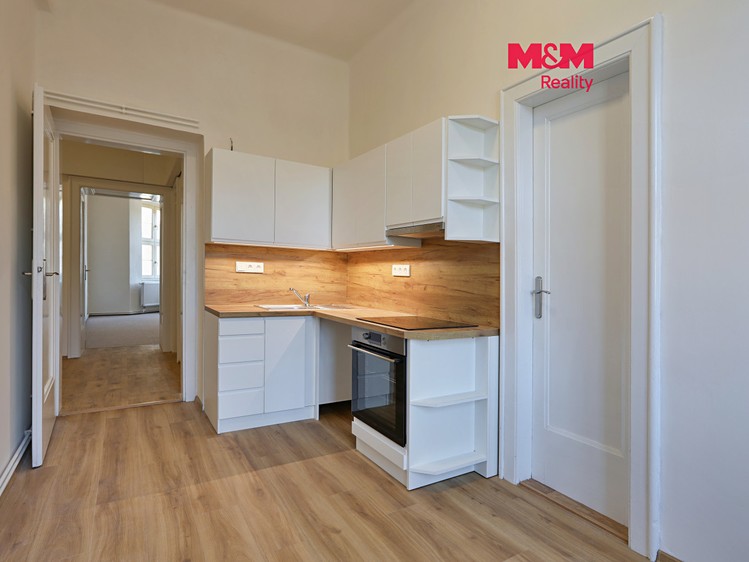 Квартира 4+1 в оренду, 105 м² (1 з 11)
