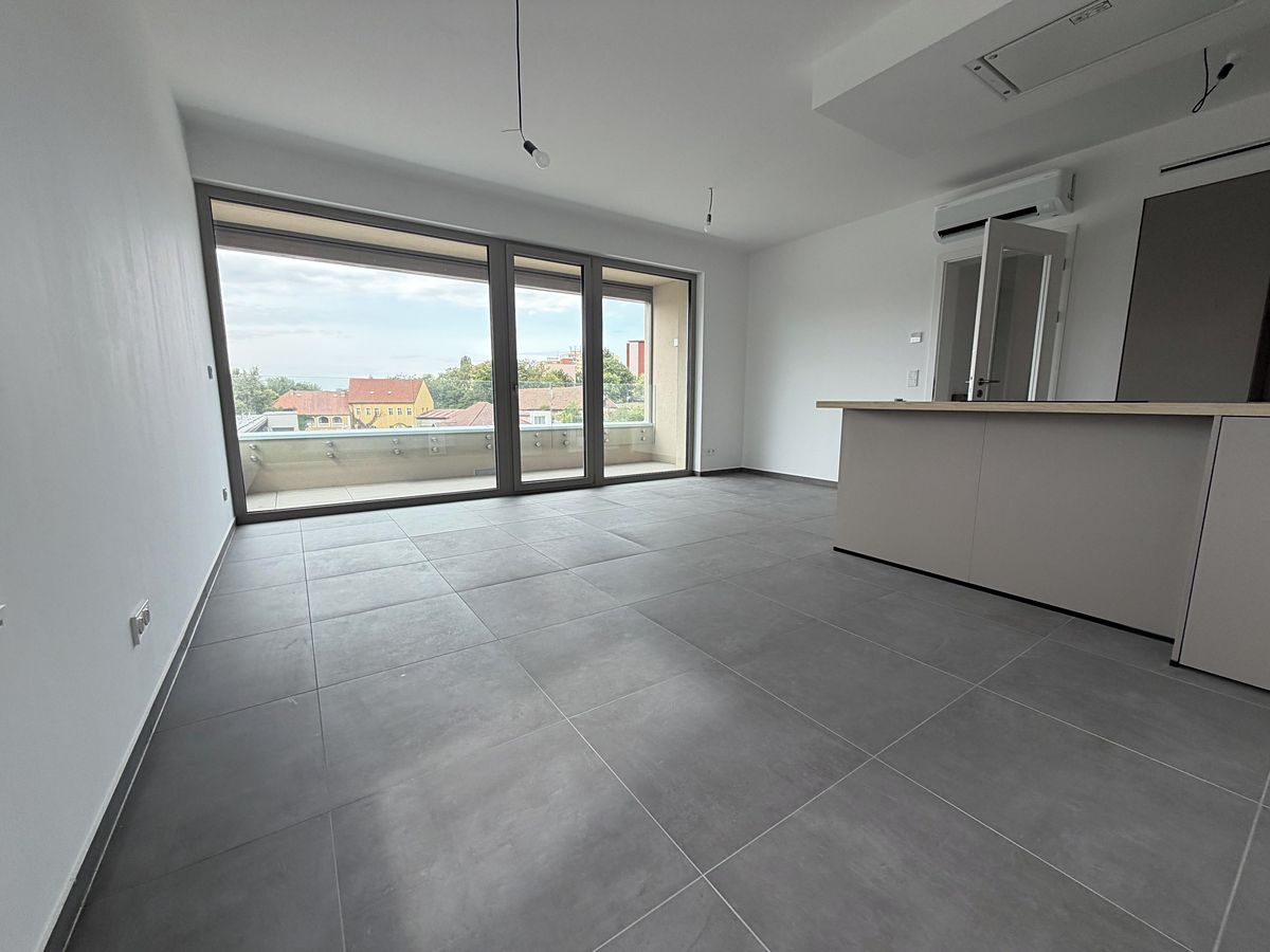 Pronájem bytu 4+kk 86 m²