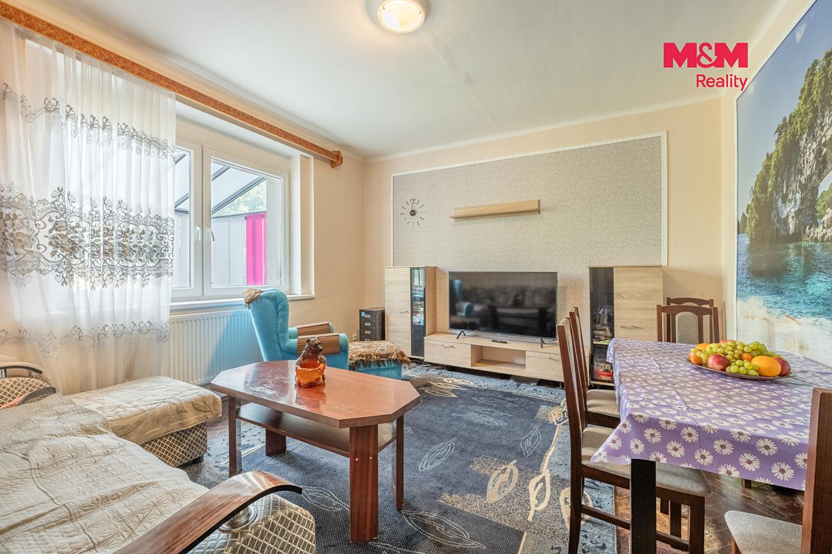 Prodej rodinného domu 180 m², pozemek 417 m² – fotografie 2
