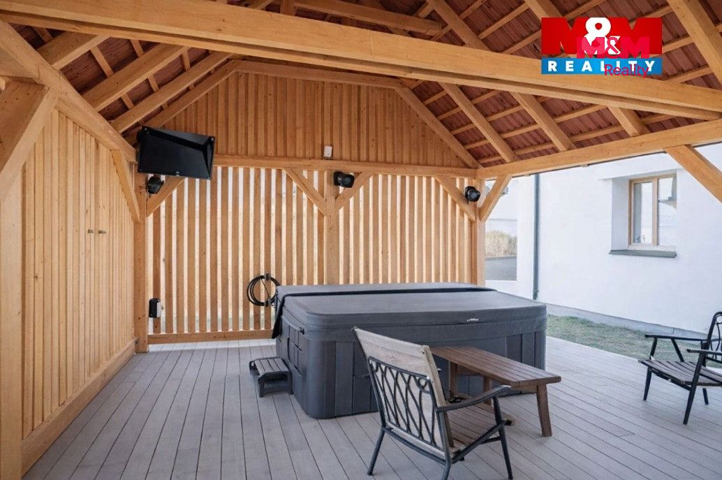 Prodej rodinného domu 292 m², pozemek 3922 m² – fotografie 4