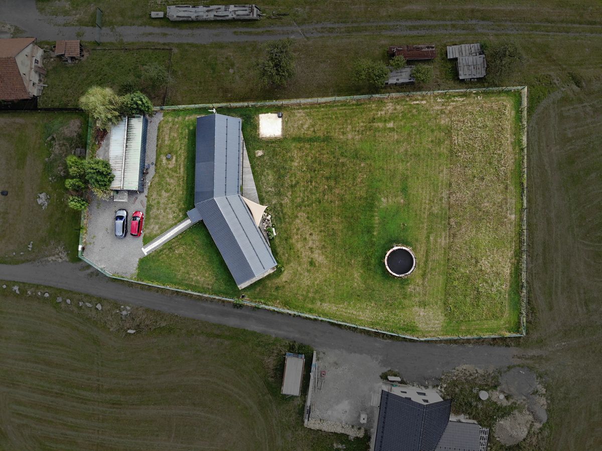Prodej rodinného domu 115 m², pozemek 2333 m² – fotografie 3