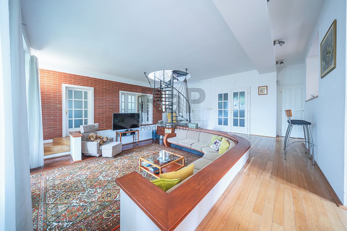 Prodej rodinného domu 161 m², pozemek 641 m² – fotografie 2