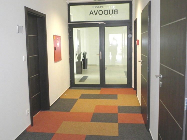 Pronájem komerčního prostoru, 24 m² (1 z 7)