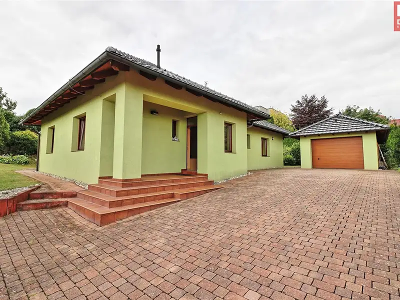 Pronájem rodinného domu 140 m², pozemek 731 m², Olomouc – náhled fotky 1
