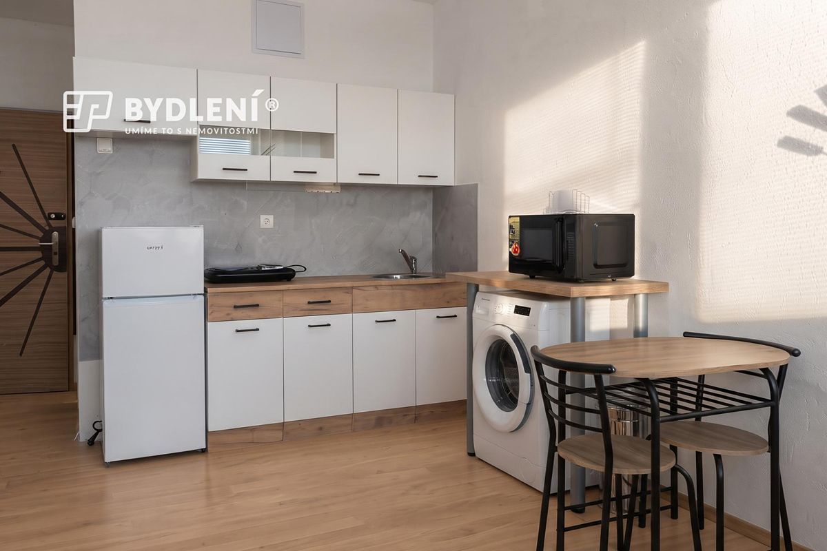 Pronájem bytu 1+kk 22 m² – fotografie 2