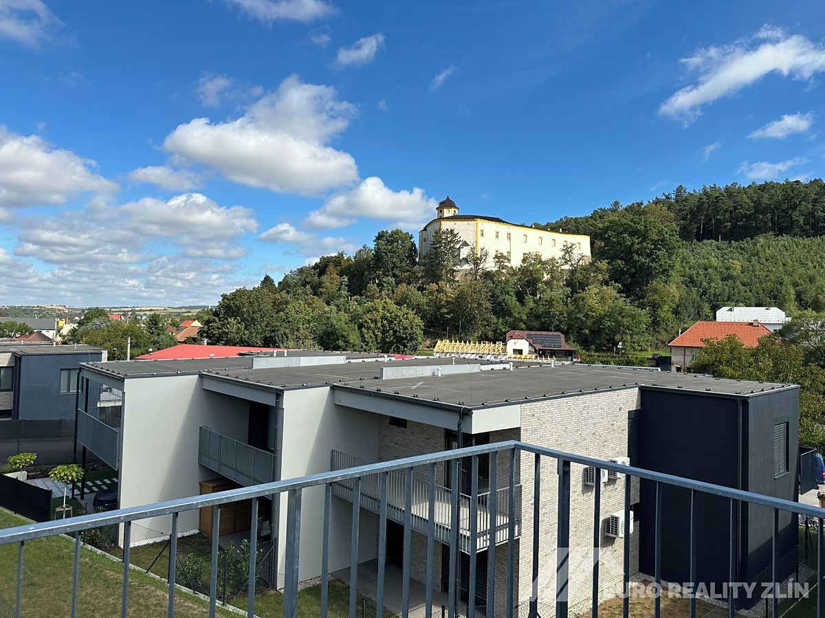Pronájem bytu 1+kk 29 m² – fotografie 2