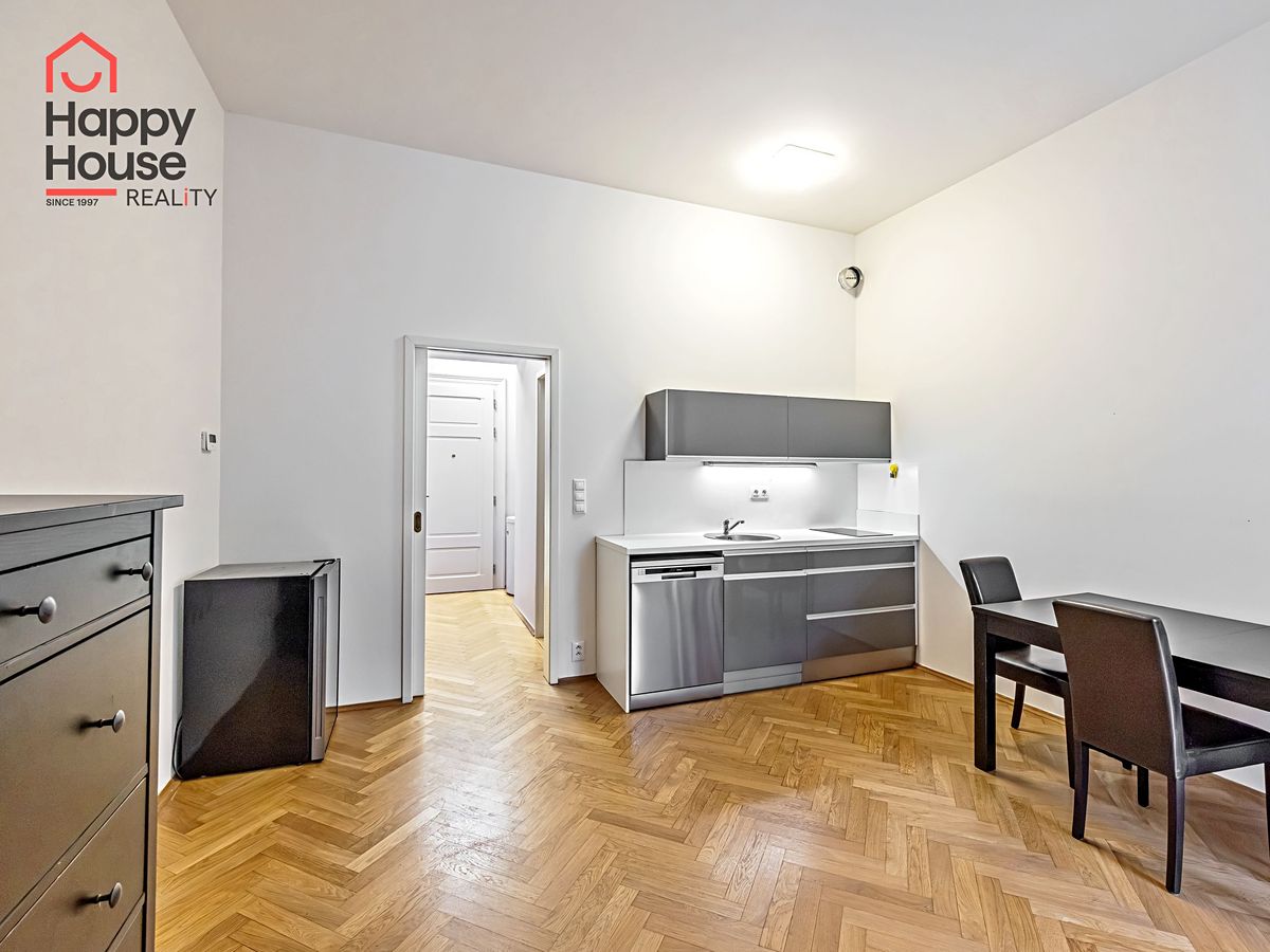 Pronájem bytu 1+kk 32 m²