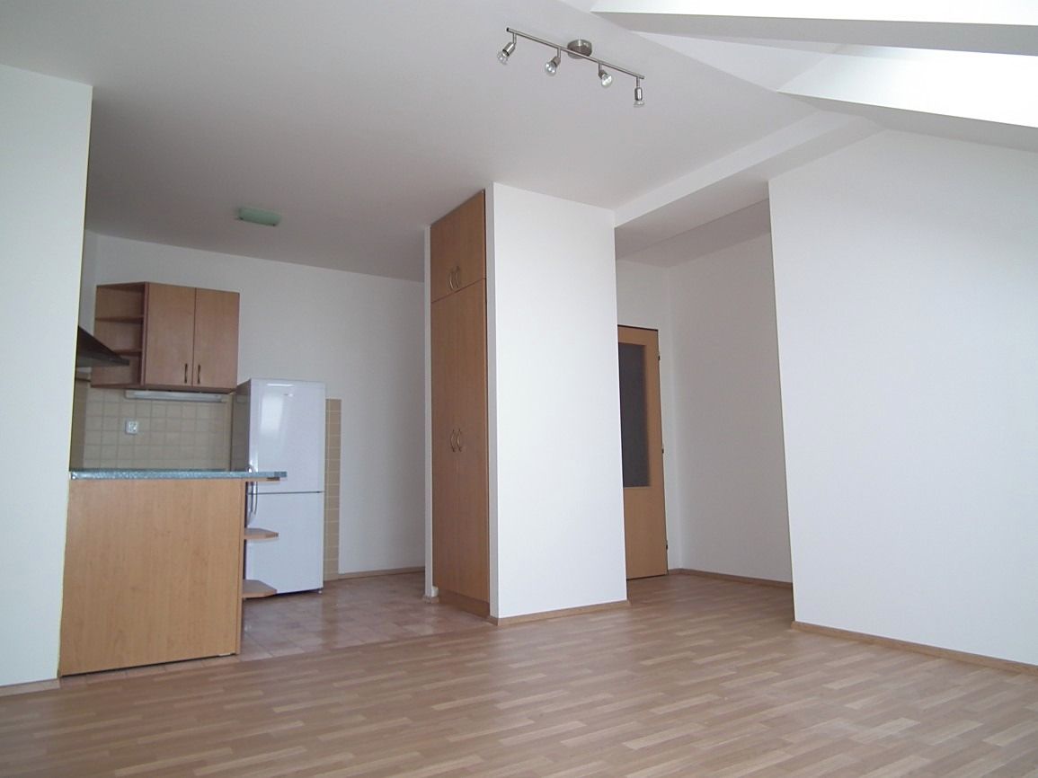 Pronájem bytu 3+kk 82 m² – fotografie 5