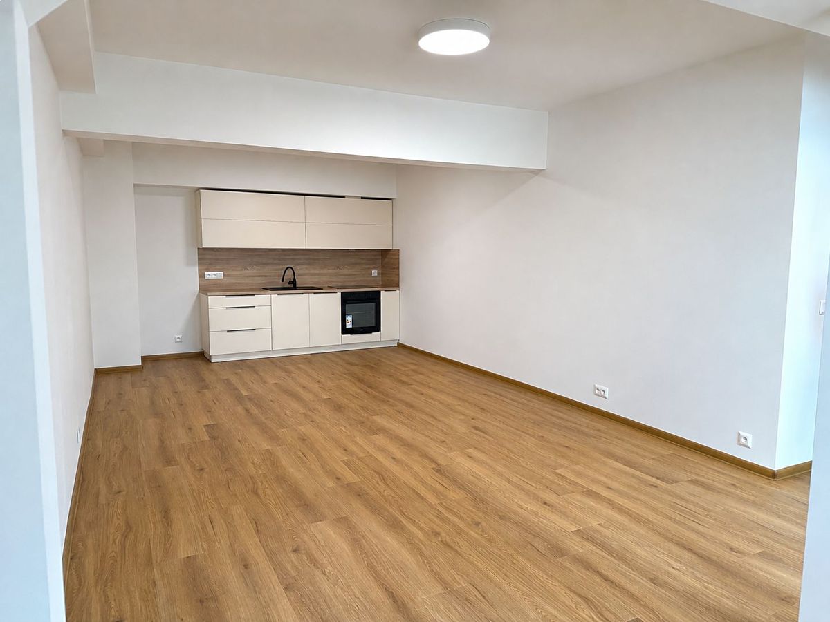 Pronájem bytu 2+kk 69 m² – fotografie 3