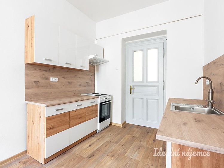 Pronájem bytu 3+1, 98 m² (2 z 17)