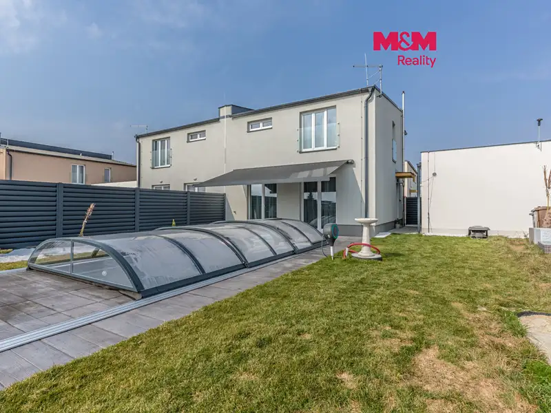 Prodej rodinného domu 99 m², pozemek 277 m², Milovice – náhled fotky 1