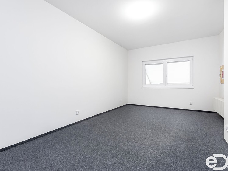 Pronájem bytu 3+kk, 99 m² (8 z 17)