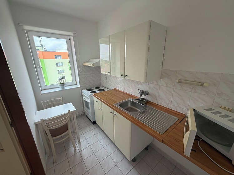 Pronájem bytu 2+kk, 50 m² (1 z 12)