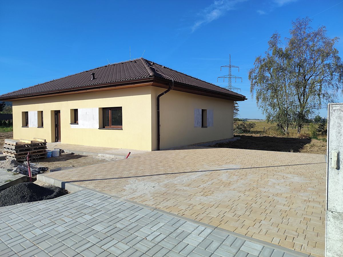 Prodej rodinného domu 106 m², pozemek 993 m² – fotografie 2