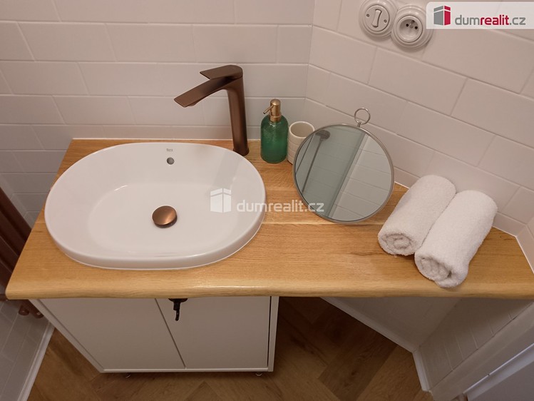 Pronájem bytu 1+kk, 20 m² (23 z 28)
