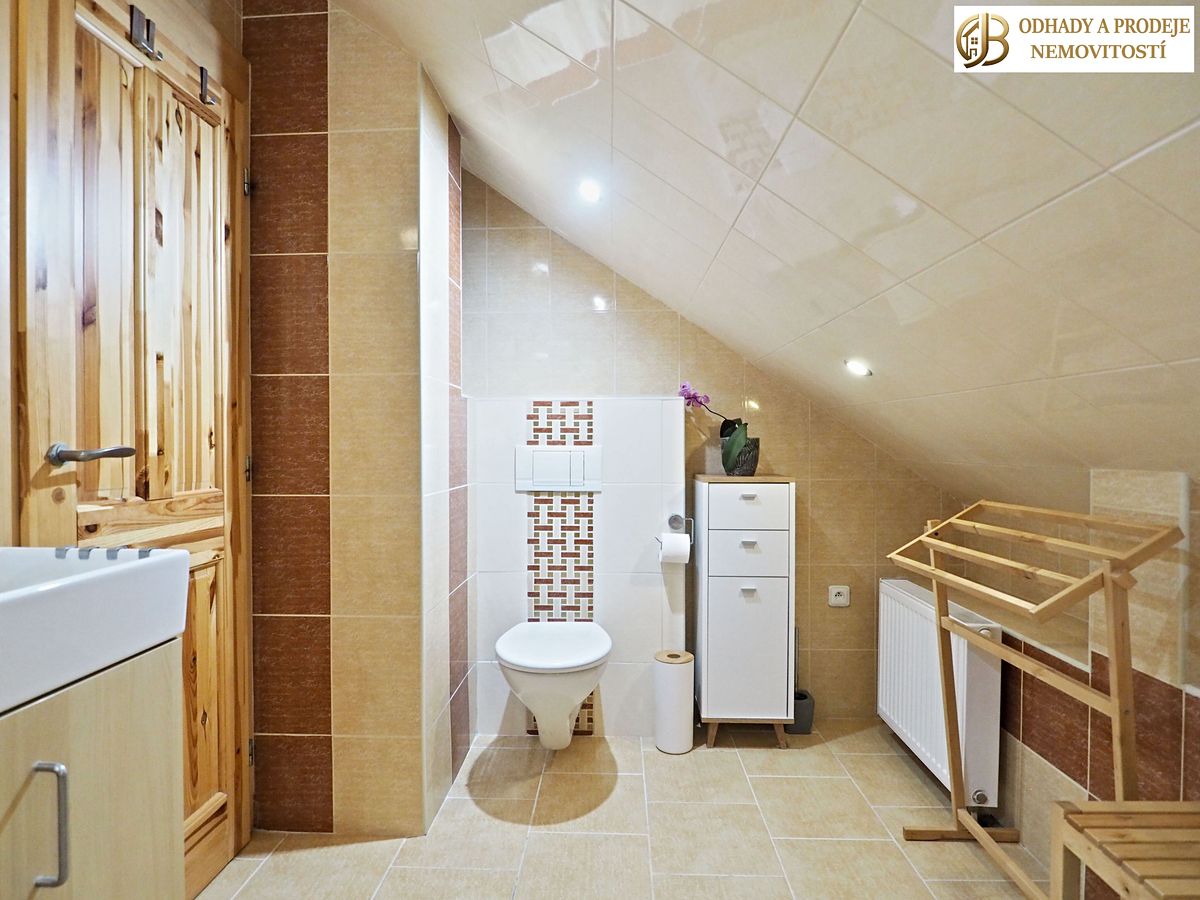 Prodej rodinného domu 170 m², pozemek 1110 m² – fotografie 4