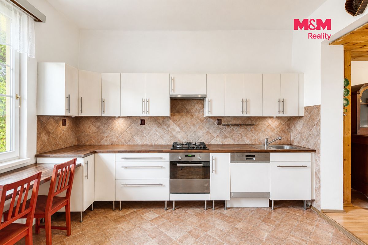 Prodej rodinného domu 200 m², pozemek 456 m² – fotografie 5