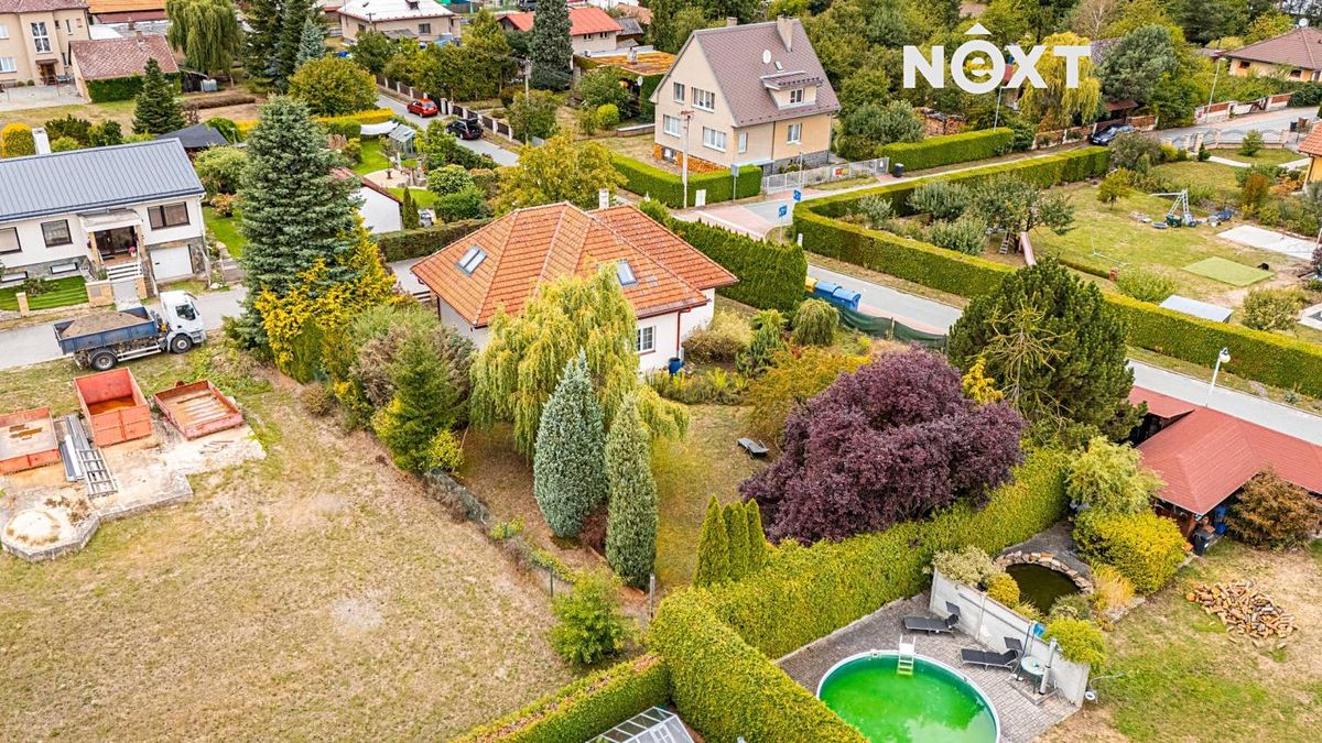 Prodej rodinného domu 160 m², pozemek 917 m² – fotografie 2