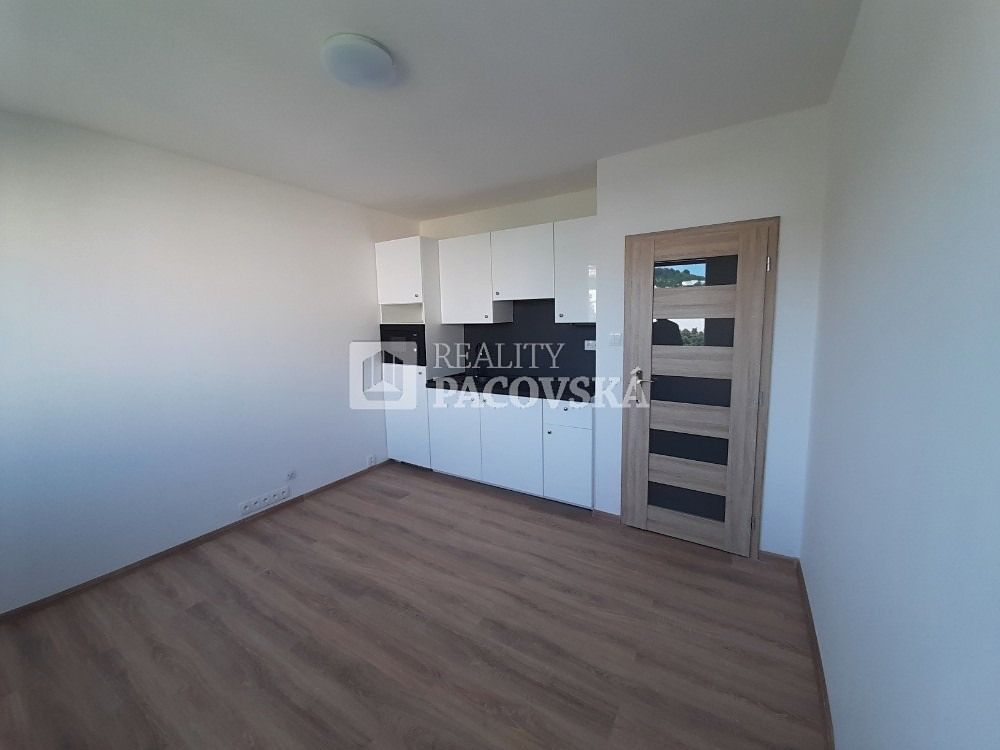 Pronájem bytu 1+kk 21 m² – fotografie 2