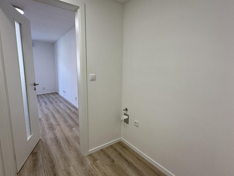 Pronájem bytu 1+kk, 24 m² (4 z 6)