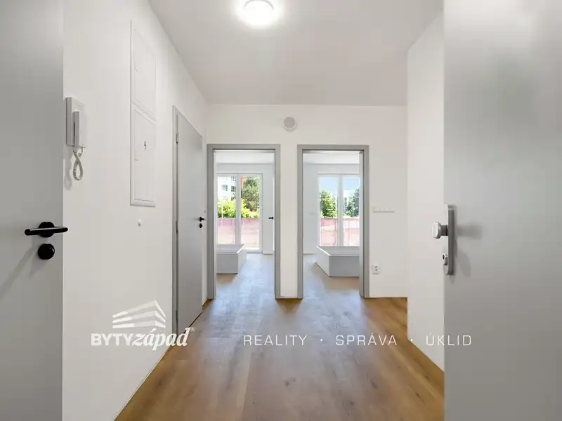 Pronájem bytu 3+kk 82 m², Plzeň – náhled fotky 2