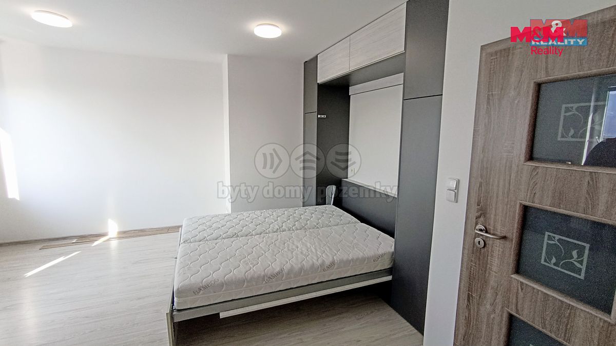 Pronájem bytu 1+kk 34 m² – fotografie 4