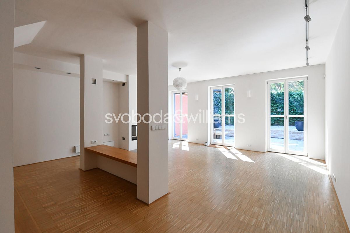 Pronájem rodinného domu 345 m², pozemek 253 m² – fotografie 3