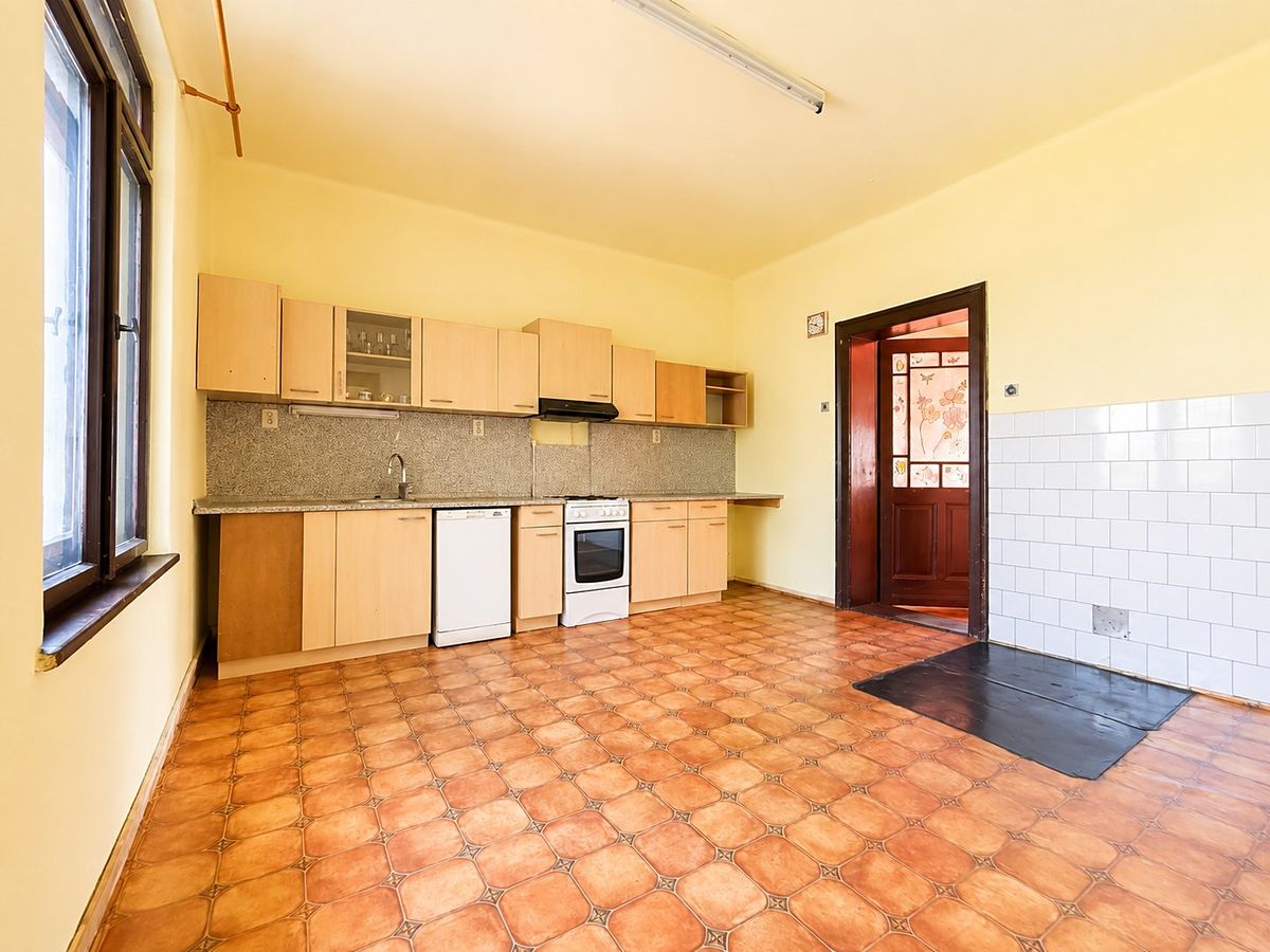 Prodej rodinného domu 131 m², pozemek 438 m² – fotografie 3