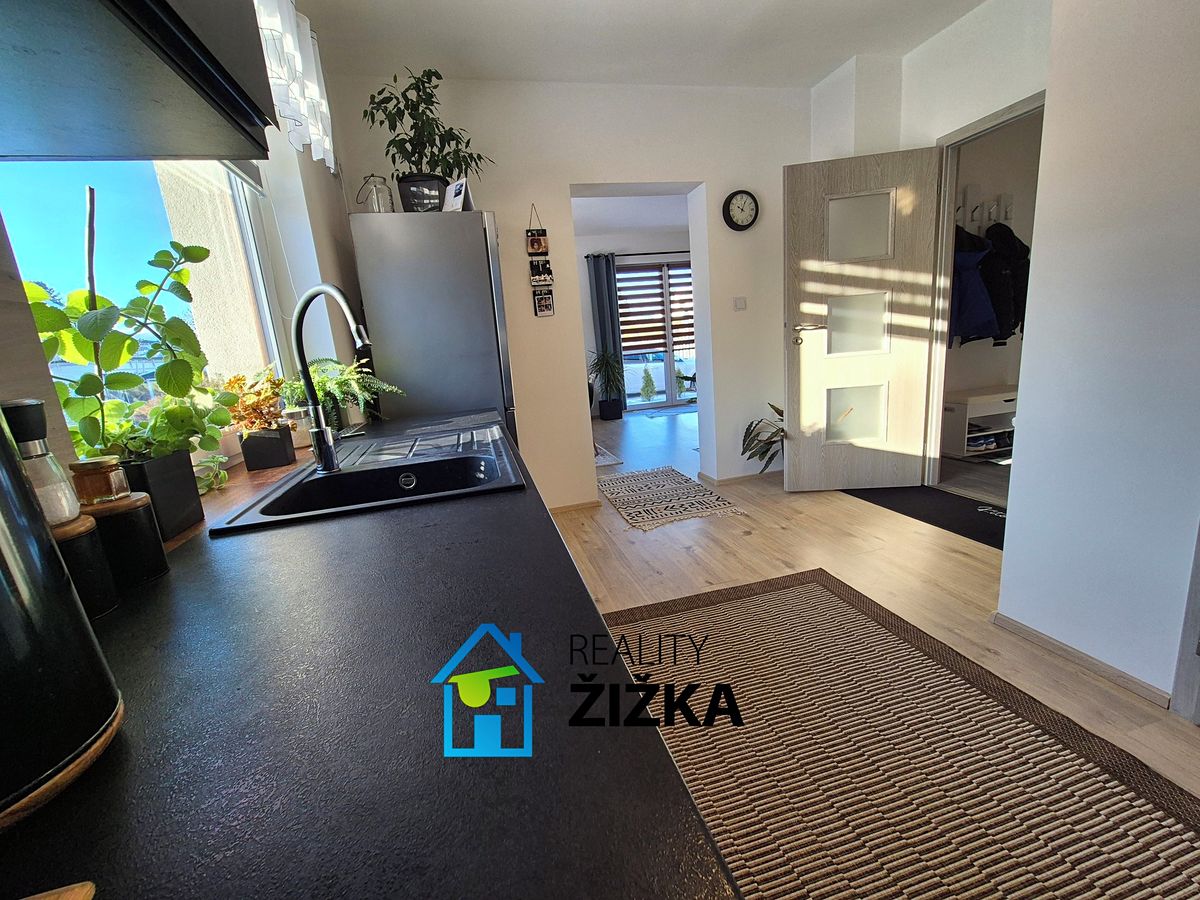 Prodej rodinného domu 106 m², pozemek 437 m² – fotografie 5