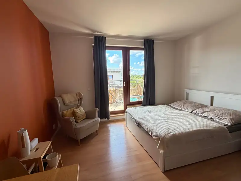 Pronájem bytu 1+kk 33 m², Praha – náhled fotky 1
