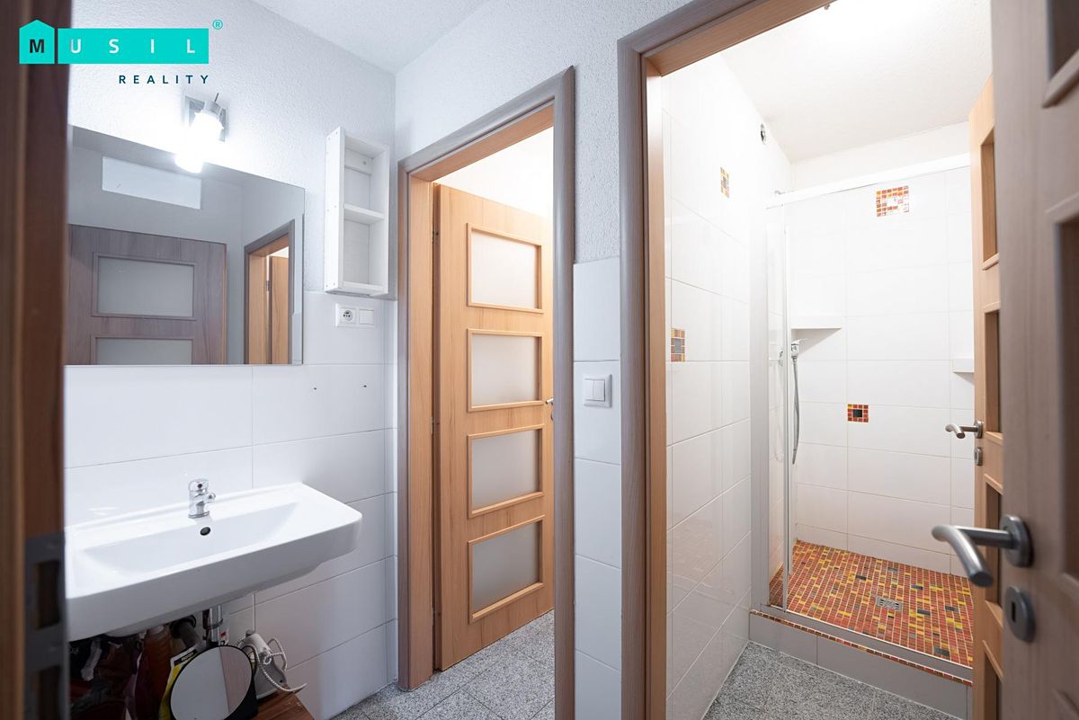 Pronájem bytu 2+kk 45 m² – fotografie 3