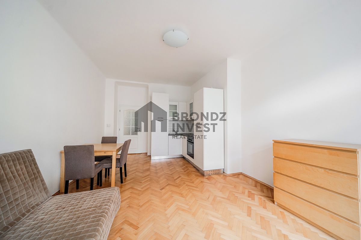 Pronájem bytu 2+kk 55 m² – fotografie 2