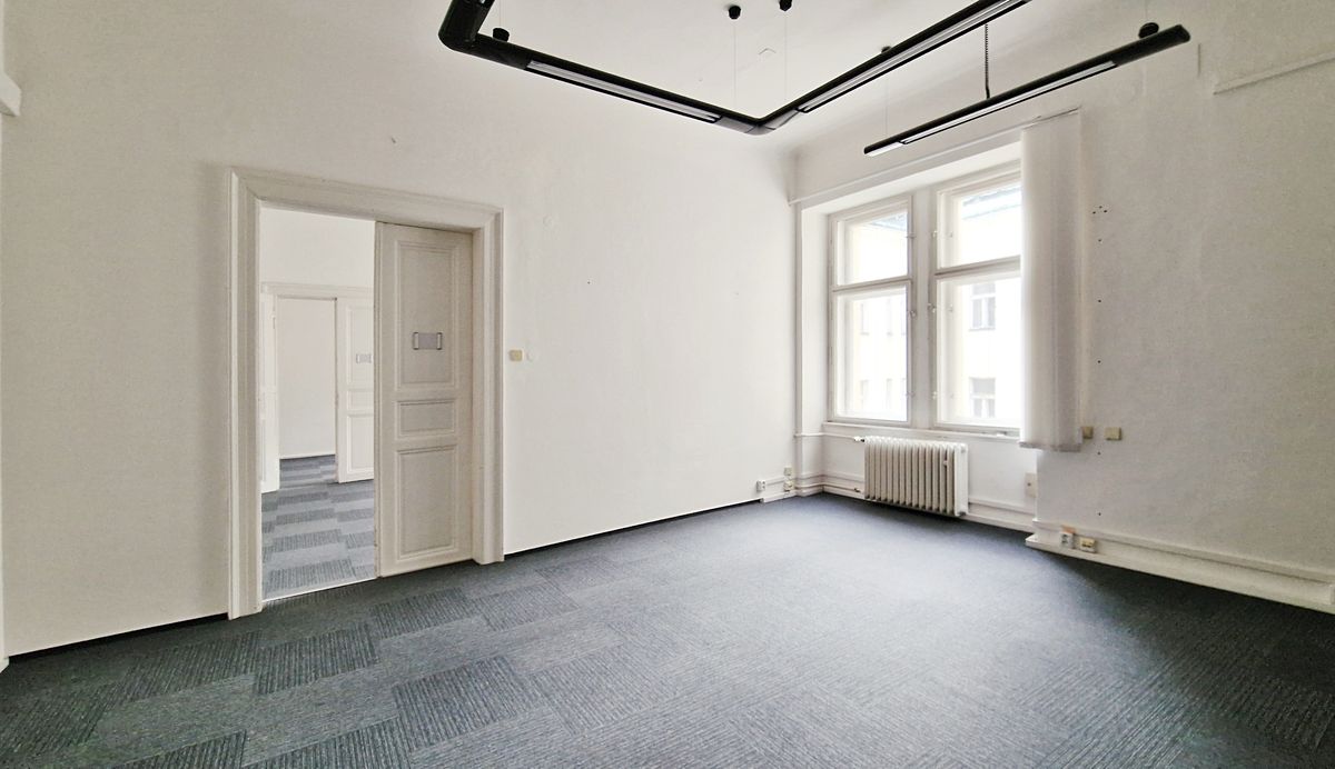 Pronájem kanceláře 95 m² – fotografie 5