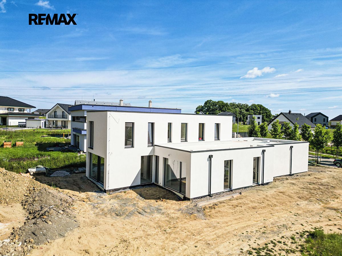 Prodej rodinného domu 230 m², pozemek 982 m² – fotografie 4