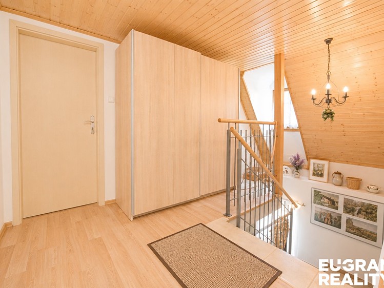 Prodej komerčního prostoru, 271 m² (12 z 23)