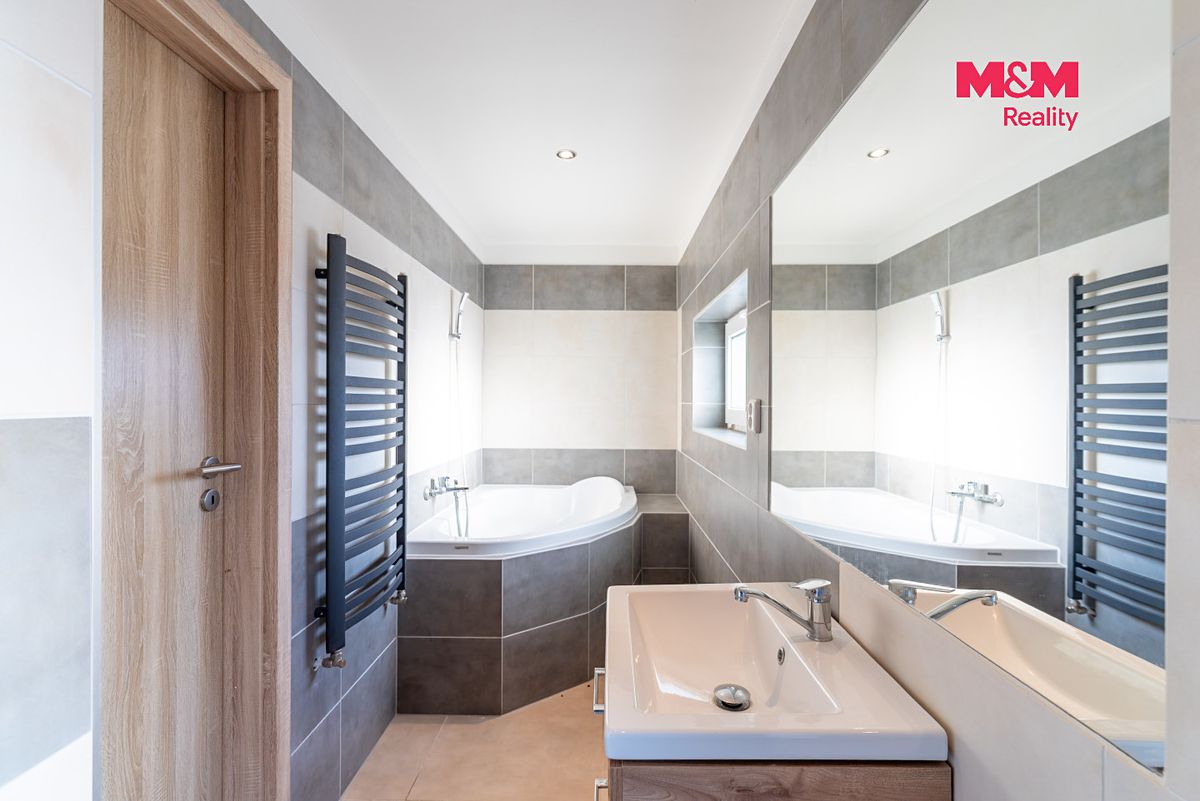Prodej rodinného domu 70 m², pozemek 120 m² – fotografie 3