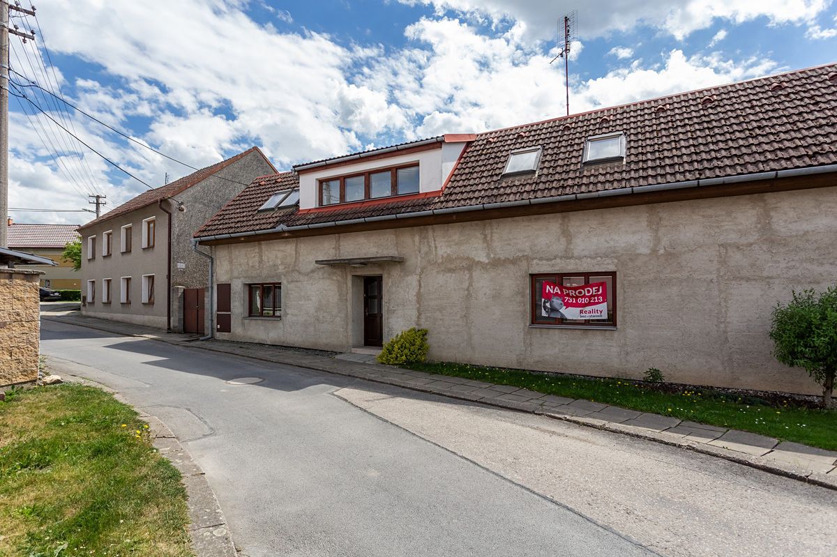 Prodej rodinného domu 292 m², pozemek 596 m²
