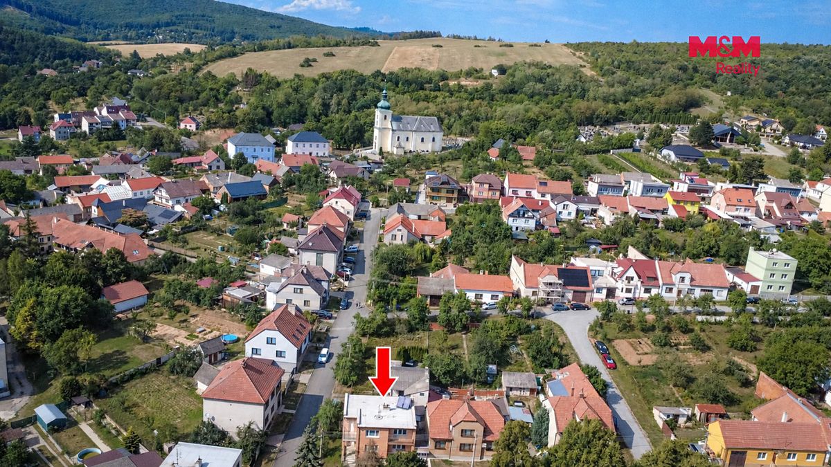 Prodej rodinného domu 176 m², pozemek 777 m² – fotografie 2