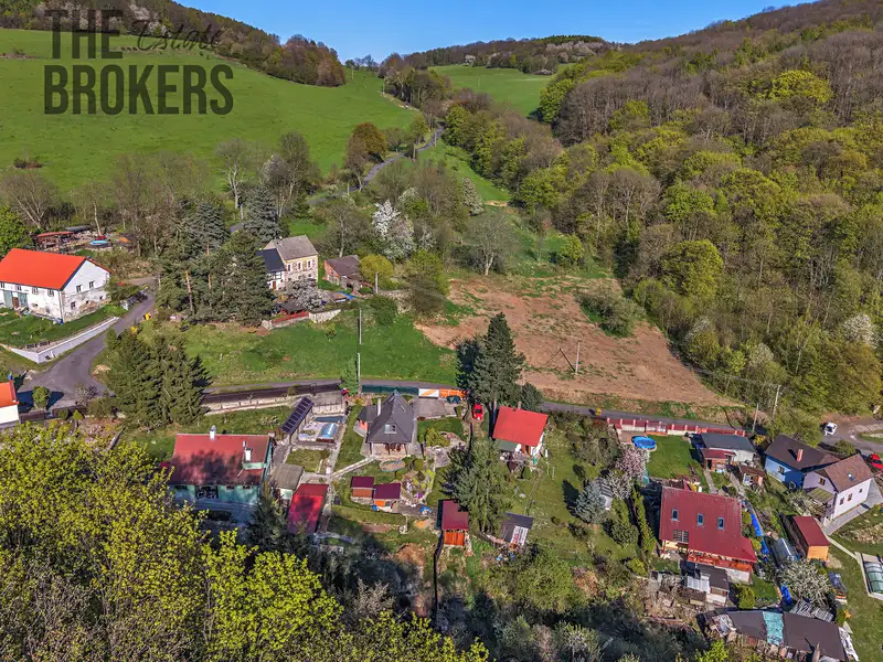 Prodej stavebního pozemku 1272 m², Chuderov – náhled fotky 3
