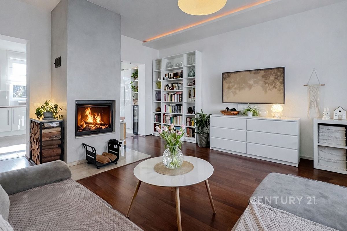 Prodej rodinného domu 216 m², pozemek 192 m²