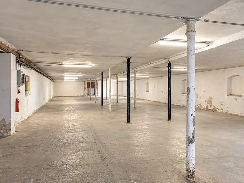 Pronájem skladového prostoru 1830 m², Jesenice – náhled fotky 2
