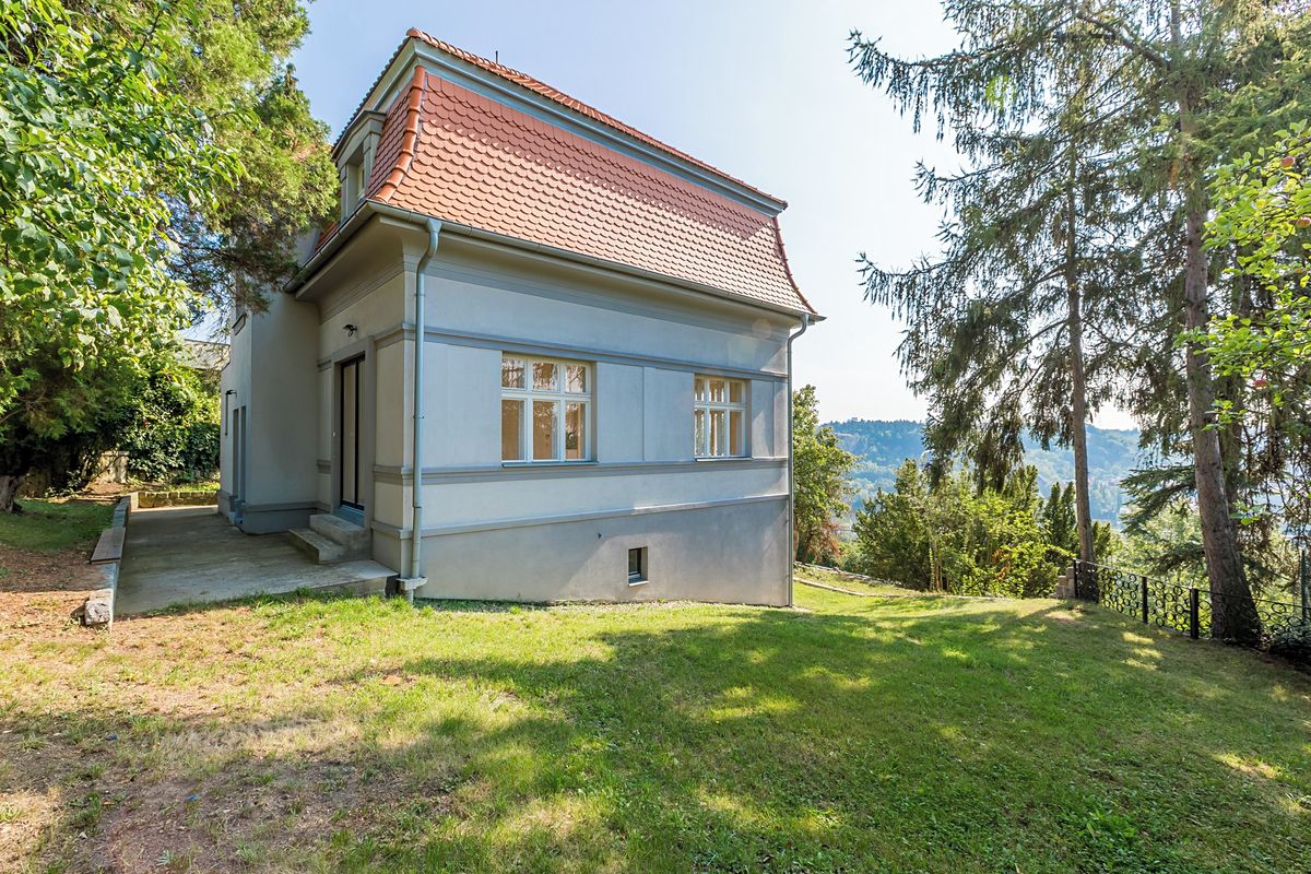 Prodej rodinného domu 185 m², pozemek 790 m² – fotografie 3