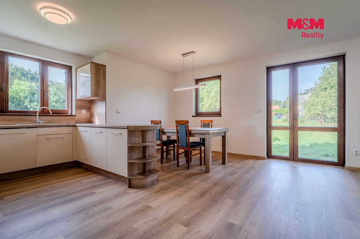 Prodej rodinného domu 141 m², pozemek 788 m² – fotografie 4
