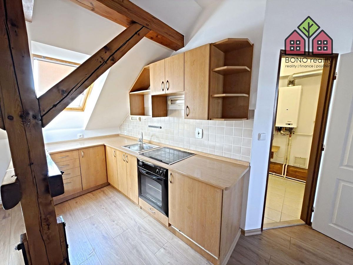 Pronájem bytu 2+kk 47 m² – fotografie 2