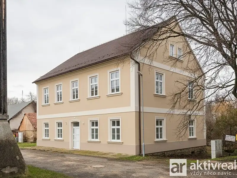 Prodej ubytovacího zařízení 420 m², Hostín u Vojkovic – náhled fotky 3