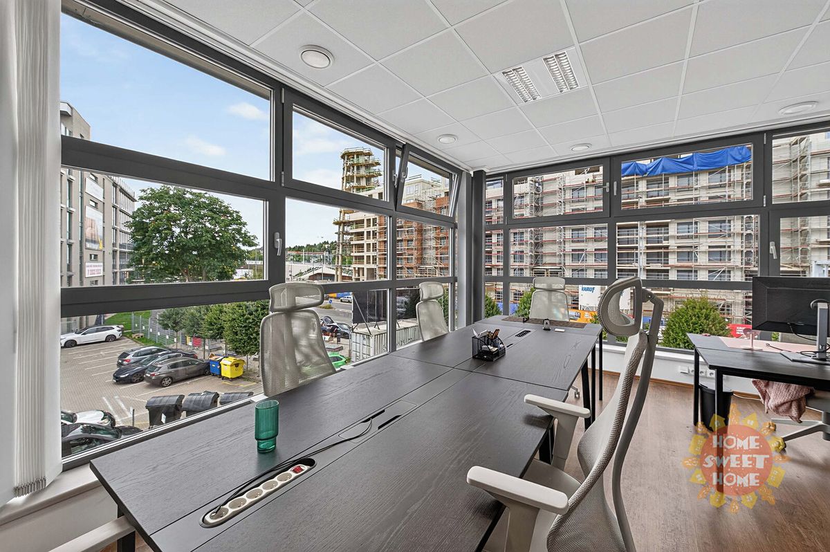 Pronájem kanceláře 52 m² – fotografie 2