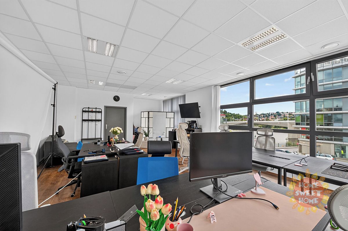 Pronájem kanceláře 52 m² – fotografie 5