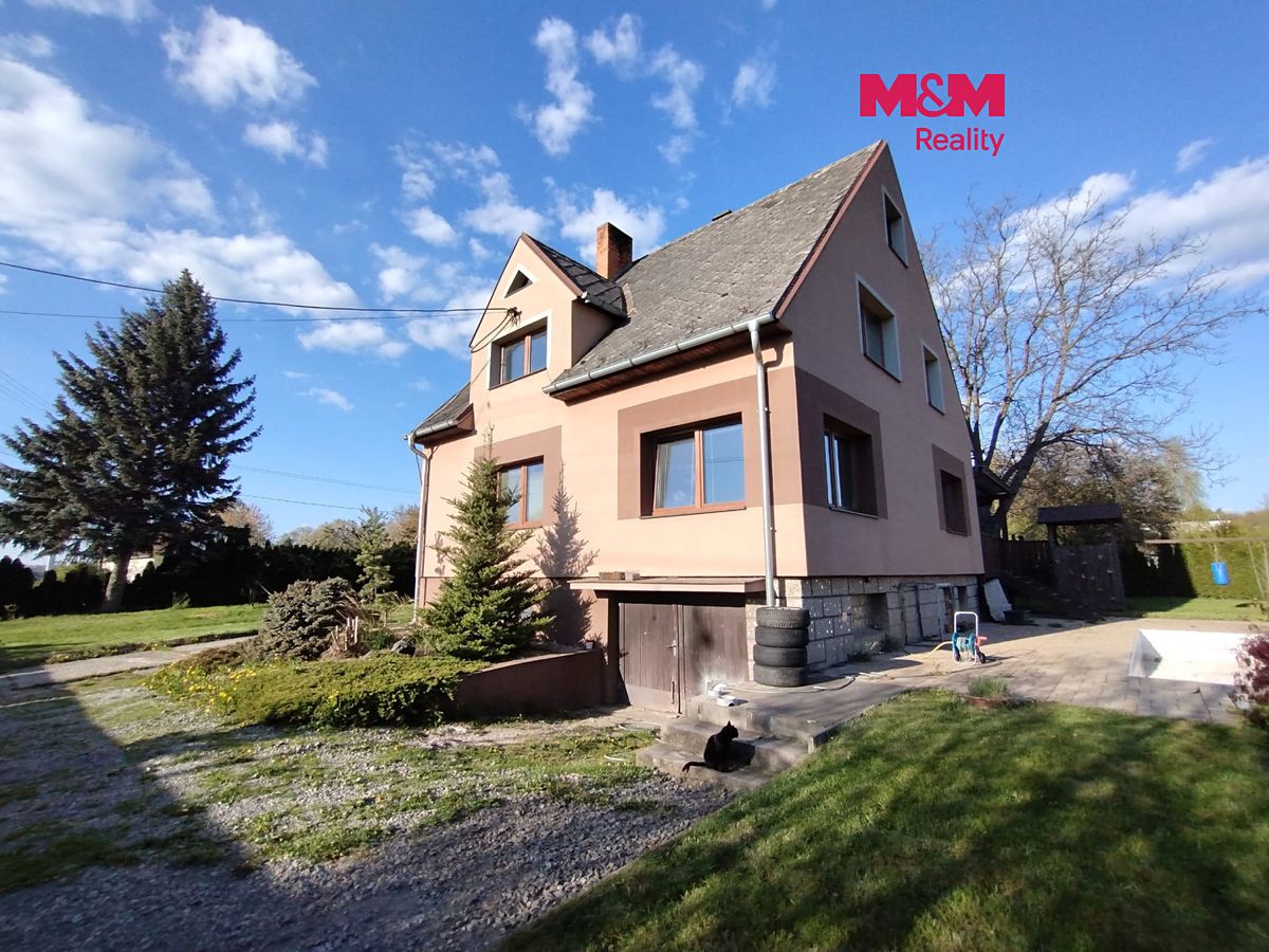 Prodej rodinného domu 200 m², pozemek 1591 m²