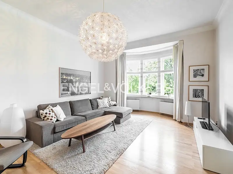 Pronájem bytu 3+1 108 m², Praha – náhled fotky 1
